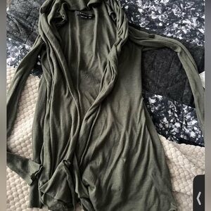 BCBG OLIVE GREEN CARDIGAN SIZE XS
